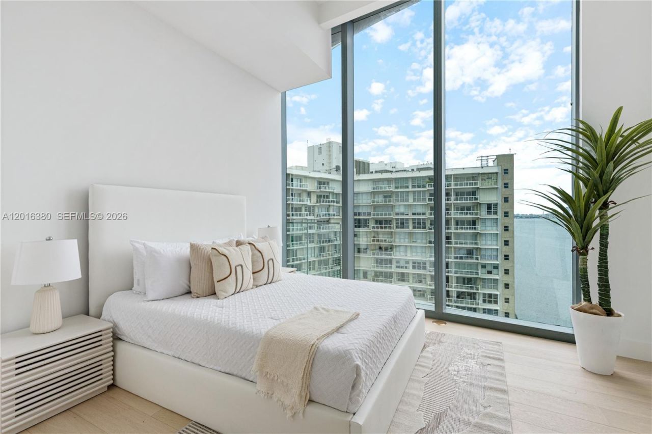 175 SE 25th Road, Unit 1601, Miami, FL 33129 Photo
