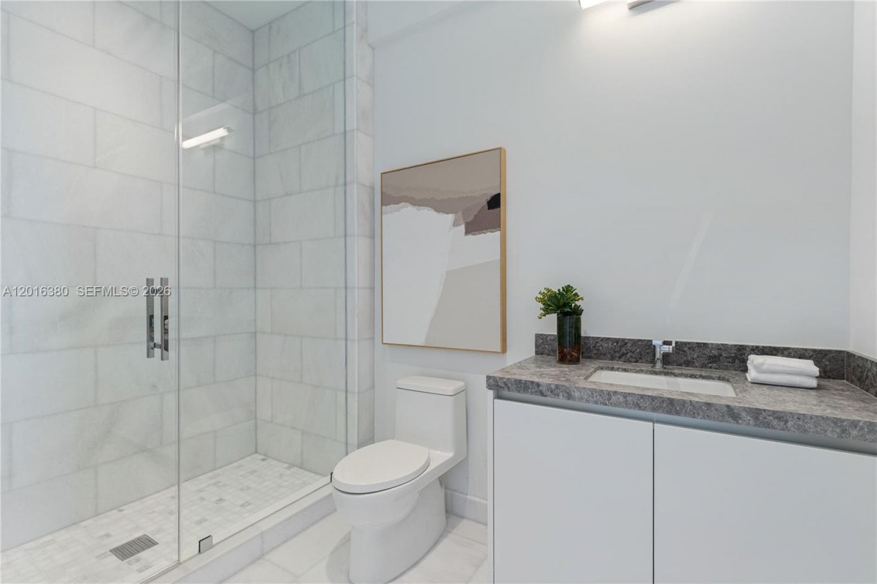 175 SE 25th Road, Unit 1601, Miami, FL 33129 Photo