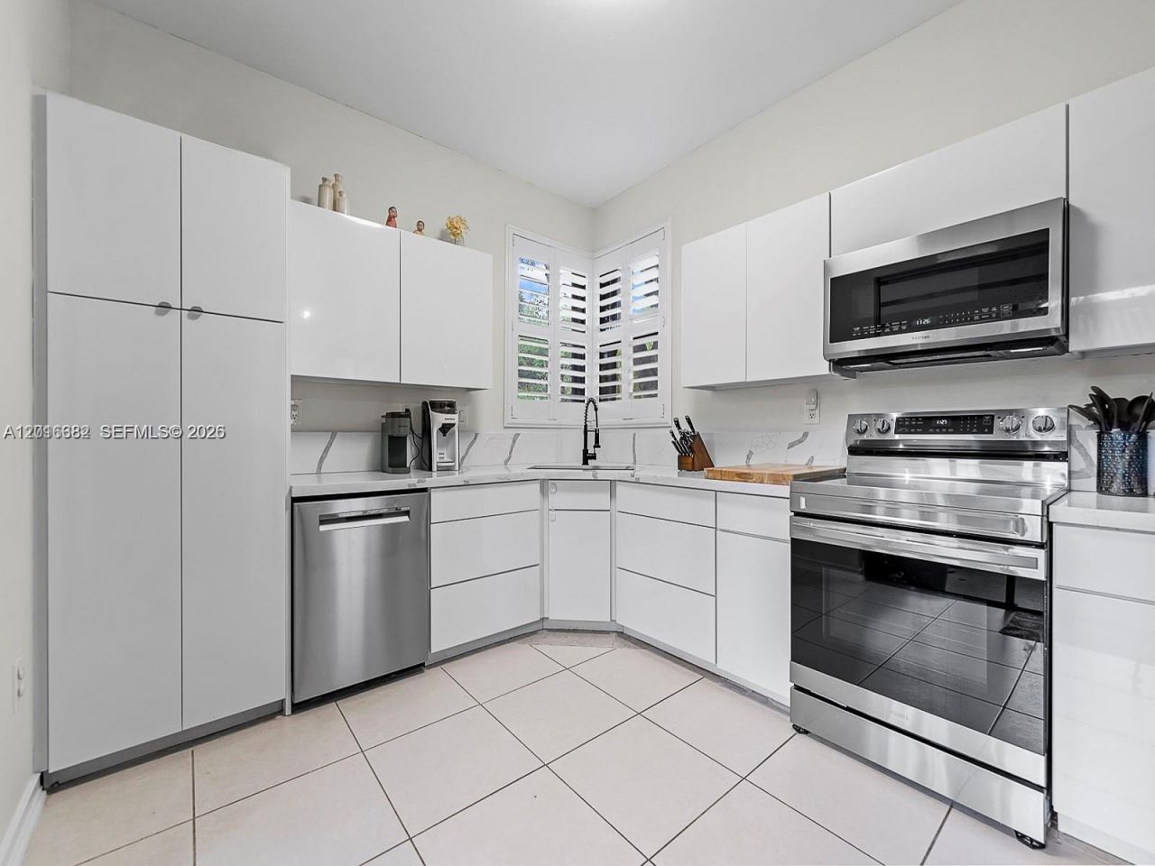 15533 N Miami Lakeway N , Unit 101-19, Miami Lakes, FL 33014 Photo