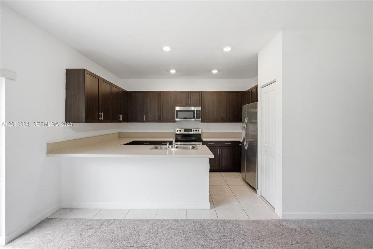 20714 NE 5th Ct , Unit 220714, Miami, FL 33179 Photo