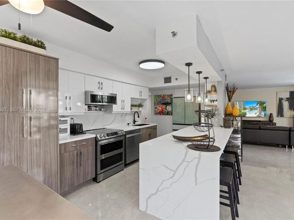 3600 Mystic Pointe Dr , Unit 306, Aventura, FL 33180