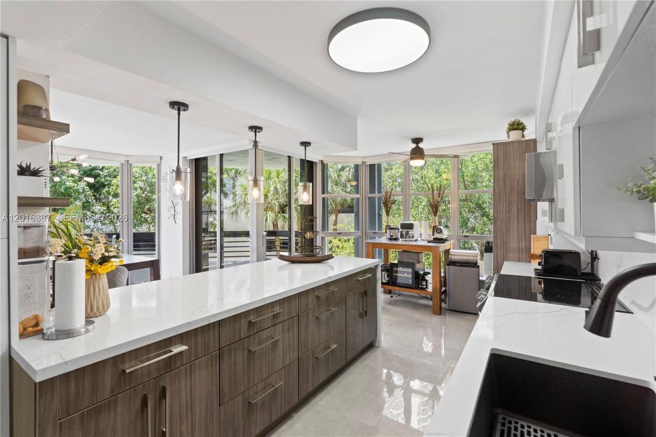 3600 Mystic Pointe Dr , Unit 306, Aventura, FL 33180 Photo