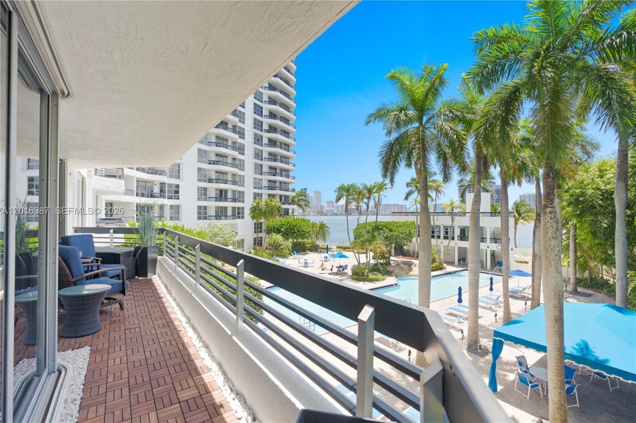 3600 Mystic Pointe Dr , Unit 306, Aventura, FL 33180 Photo