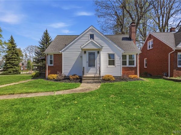 137 Columbia Parkway, West Seneca, NY 14224