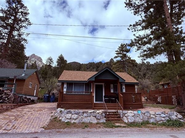 4518 Yellow Pine Avenue , Las Vegas, NV 89124