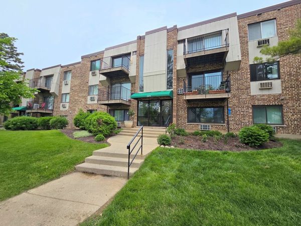 1473 N WINSLOWE Drive, Unit 202, Palatine, IL 60074
