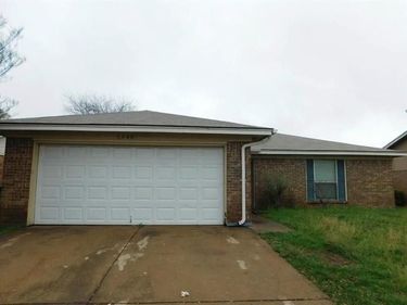 1900 Wurzburg Drive, Fort Worth, TX 76134
