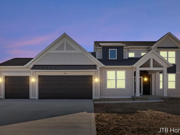 7106 Kettle Dale Avenue SE, Alto, MI 49302