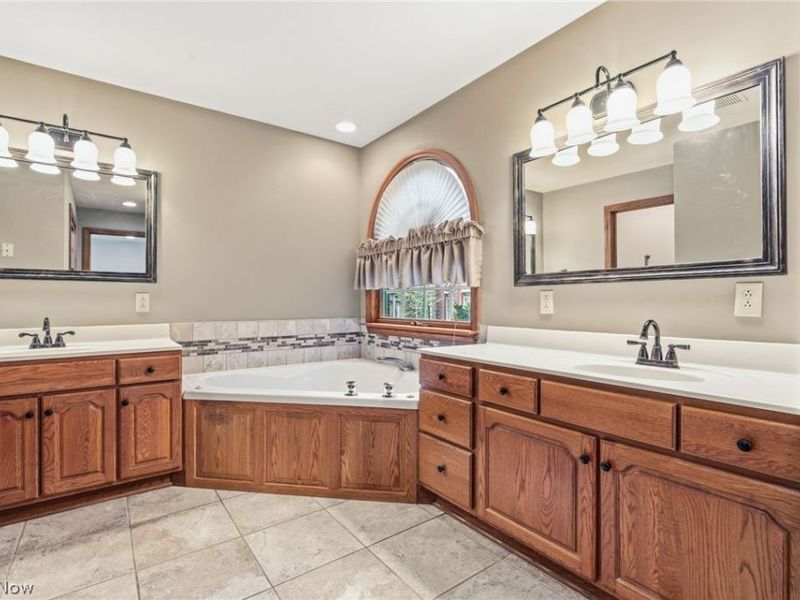 1012 Cloverdale Circle NE, Massillon, OH 44646 Photo 23