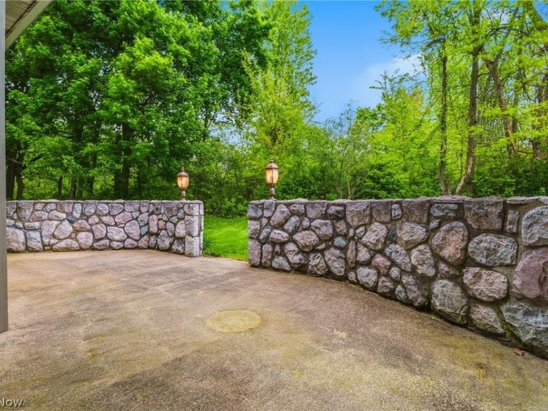 1012 Cloverdale Circle NE, Massillon, OH 44646 Photo 4