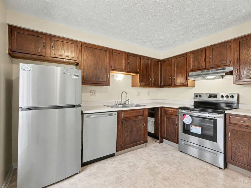 8081 Hetz Drive, Sycamore Township, OH 45242 Photo 5