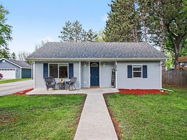 1230 Fleming Street , Hobart, IN 46342