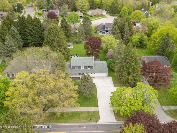 5784 N Green Road, Haslett, MI 48840