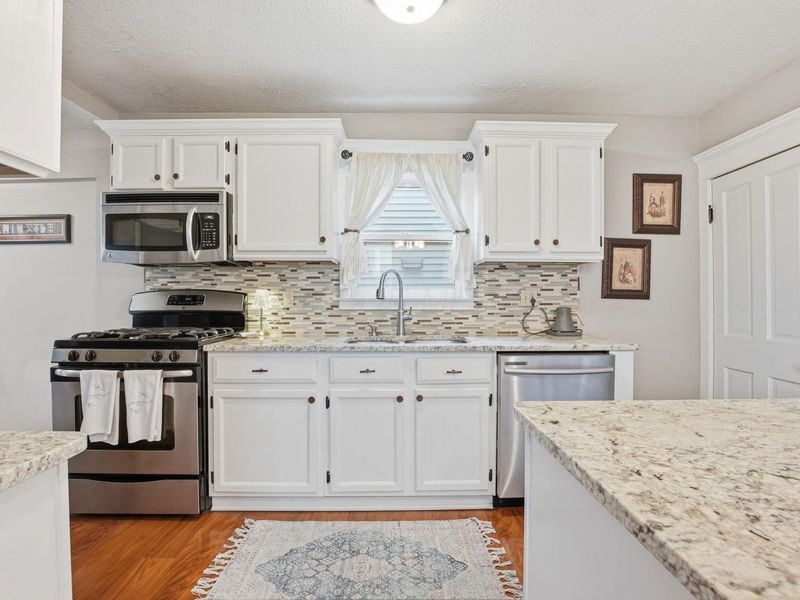 577 Bradley Street, Columbus, OH 43201 Photo 8