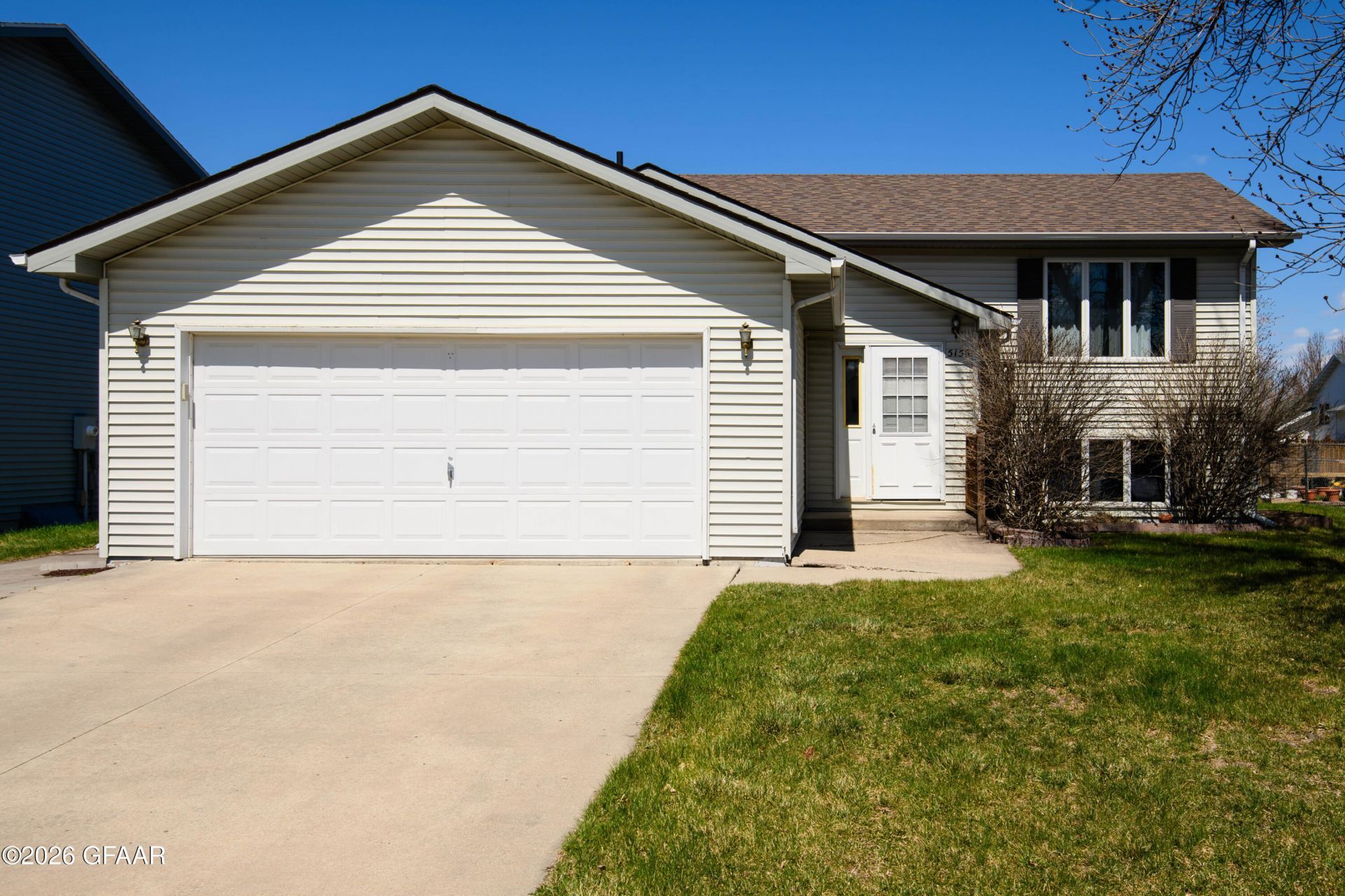 5156 7th Avenue N, Grand Forks, ND 58203 Main Photo