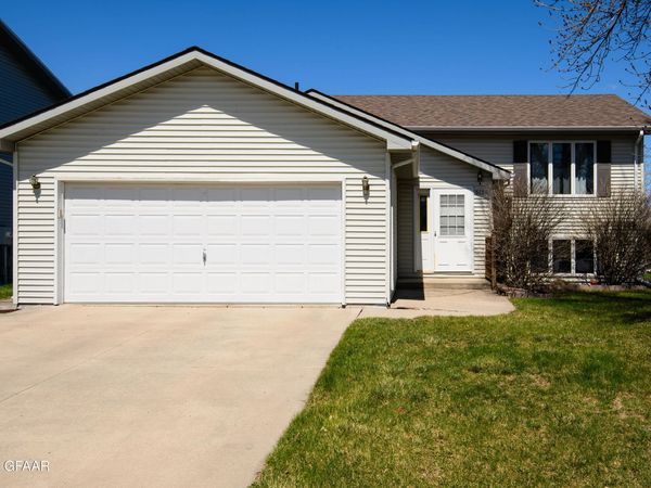 5156 7TH Avenue N, Grand Forks, ND 58203