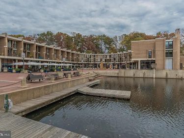 1604 WASHINGTON PLAZA N , RESTON, VA 20190