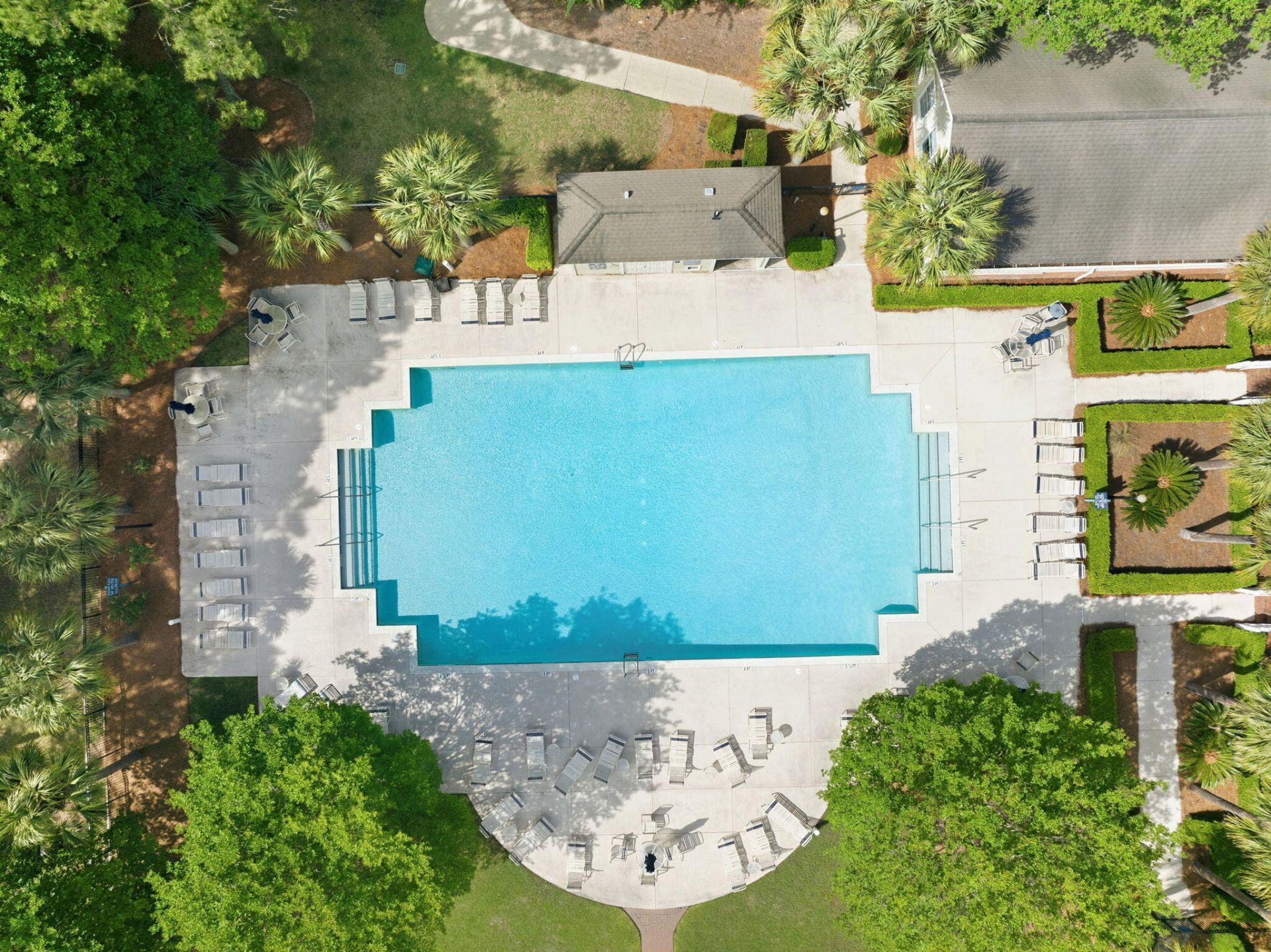 1600 Long Grove Drive Photo 16