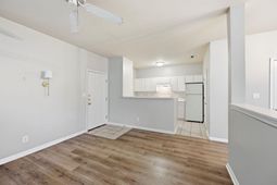 1600 Long Grove Drive photo 4