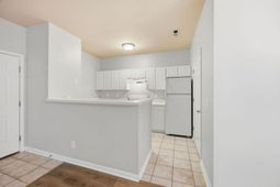 1600 Long Grove Drive photo 4
