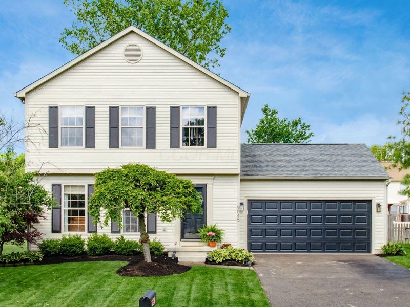 9045 Holquest Drive, Lewis Center, OH 43035 Photo 1