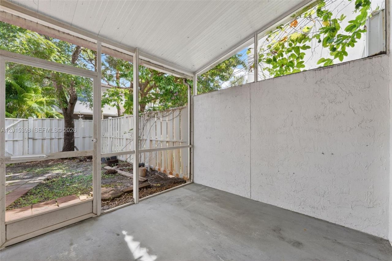 16889 SW 1st Mnr , Pembroke Pines, FL 33027 Photo