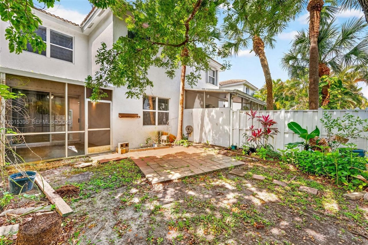 16889 SW 1st Mnr , Pembroke Pines, FL 33027 Photo