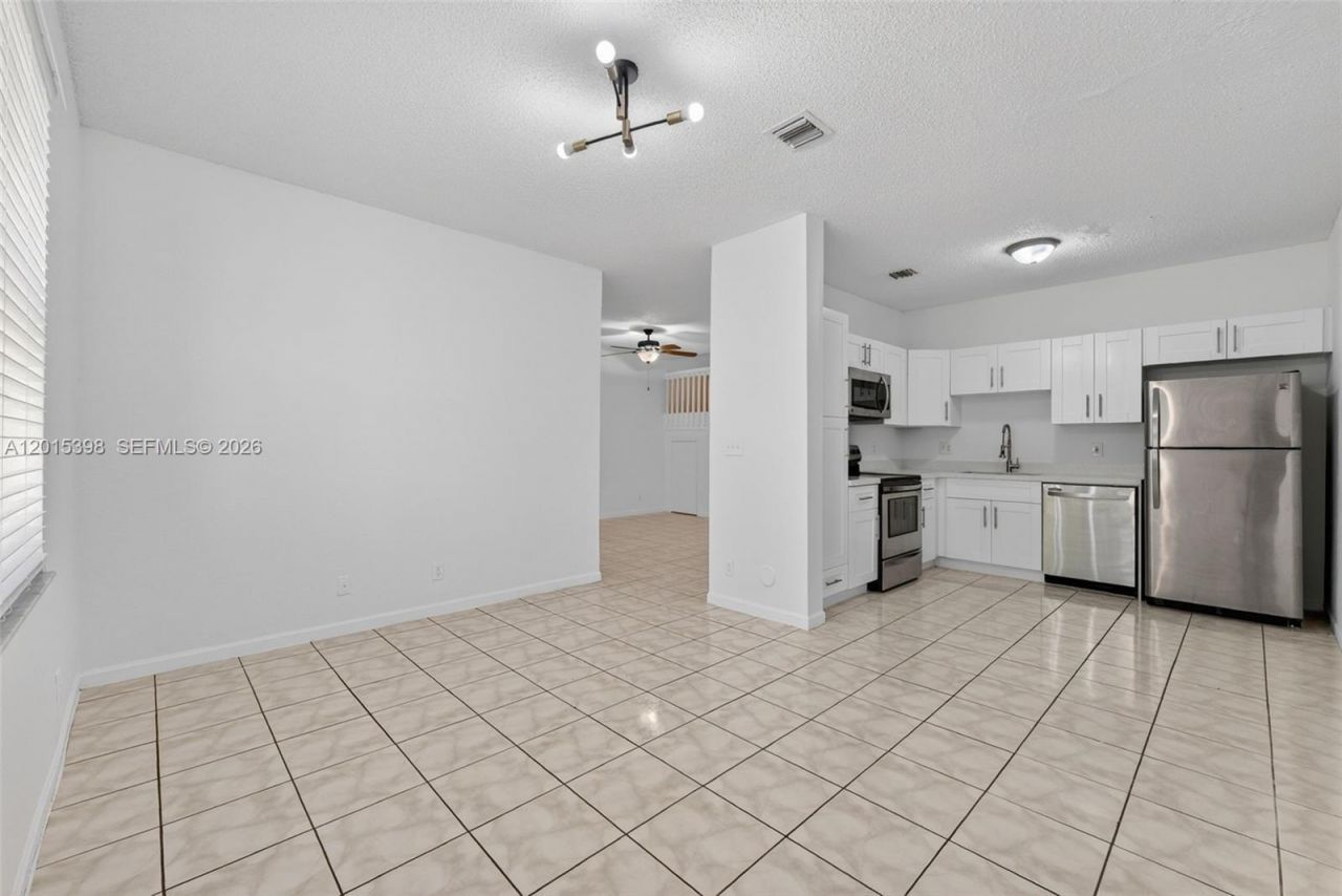 16889 SW 1st Mnr , Pembroke Pines, FL 33027 Photo