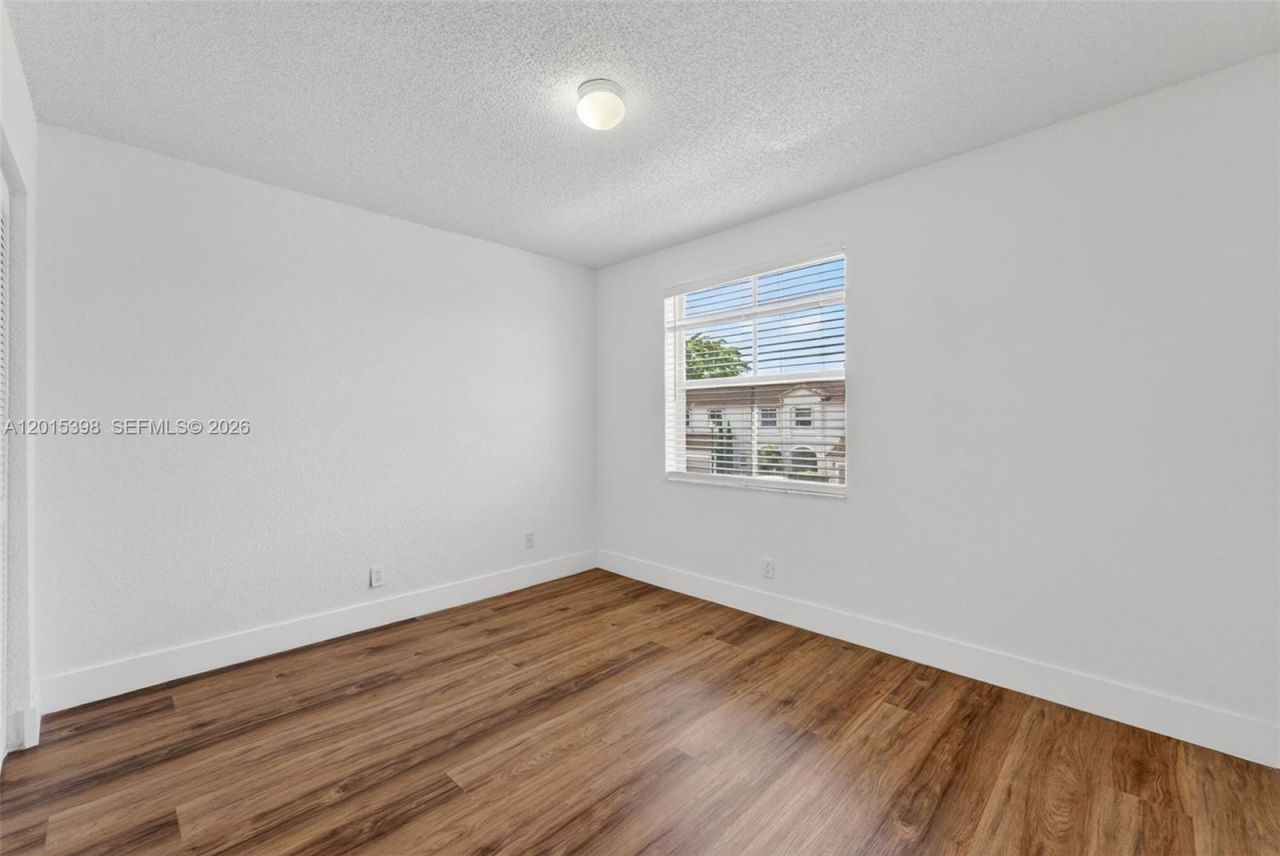 16889 SW 1st Mnr , Pembroke Pines, FL 33027 Photo