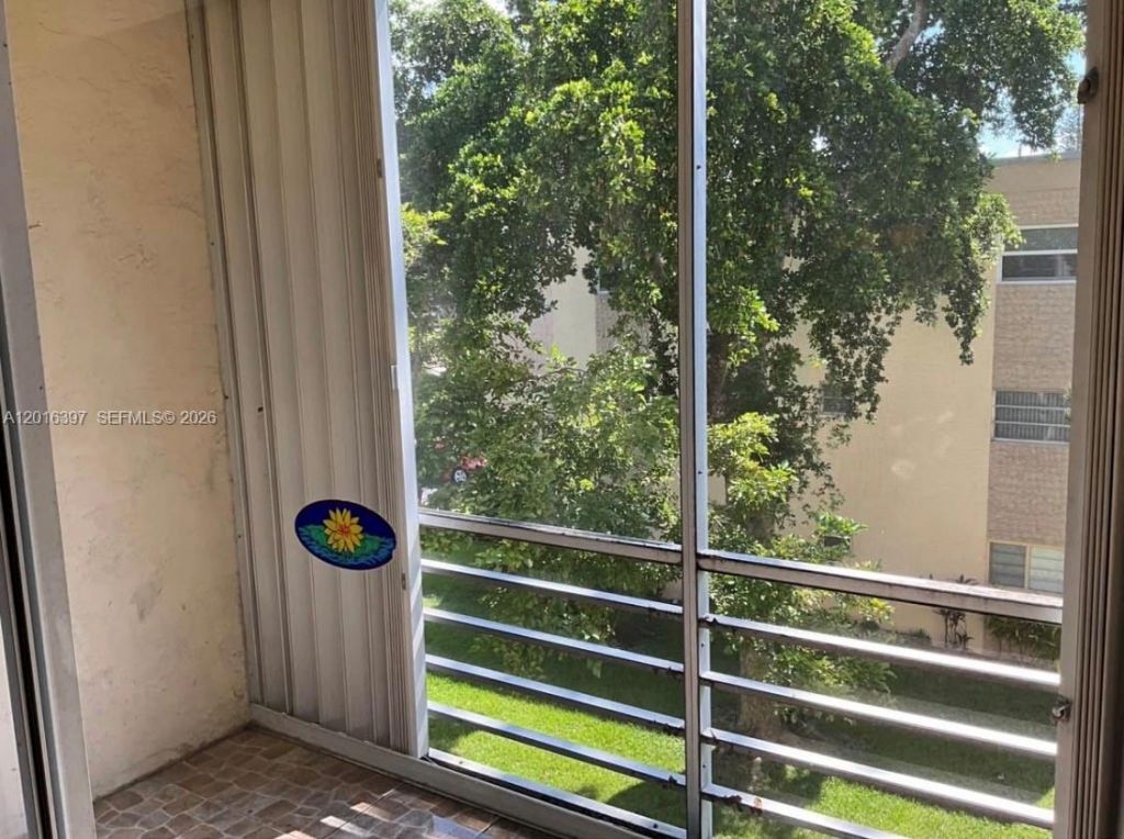 151 Berkley Rd, Unit 303, Hollywood, FL 33024 Photo