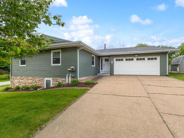 11621 25th Street W, Milan, IL 61264
