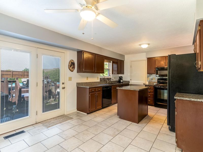 6049 Tosha Drive, Burlington, KY 41005 Photo 4
