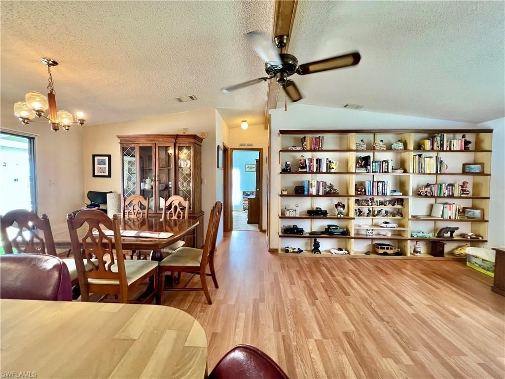 573 Cape Florida Ln, Naples, FL 34104 Photo