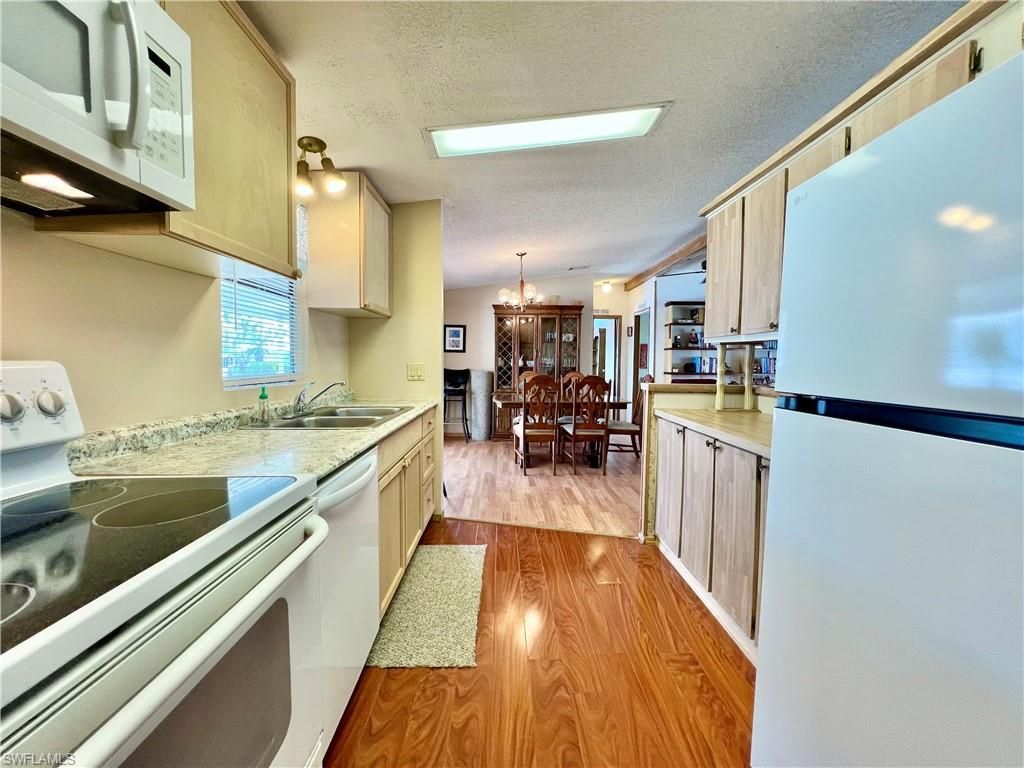 573 Cape Florida Ln, Naples, FL 34104 Photo