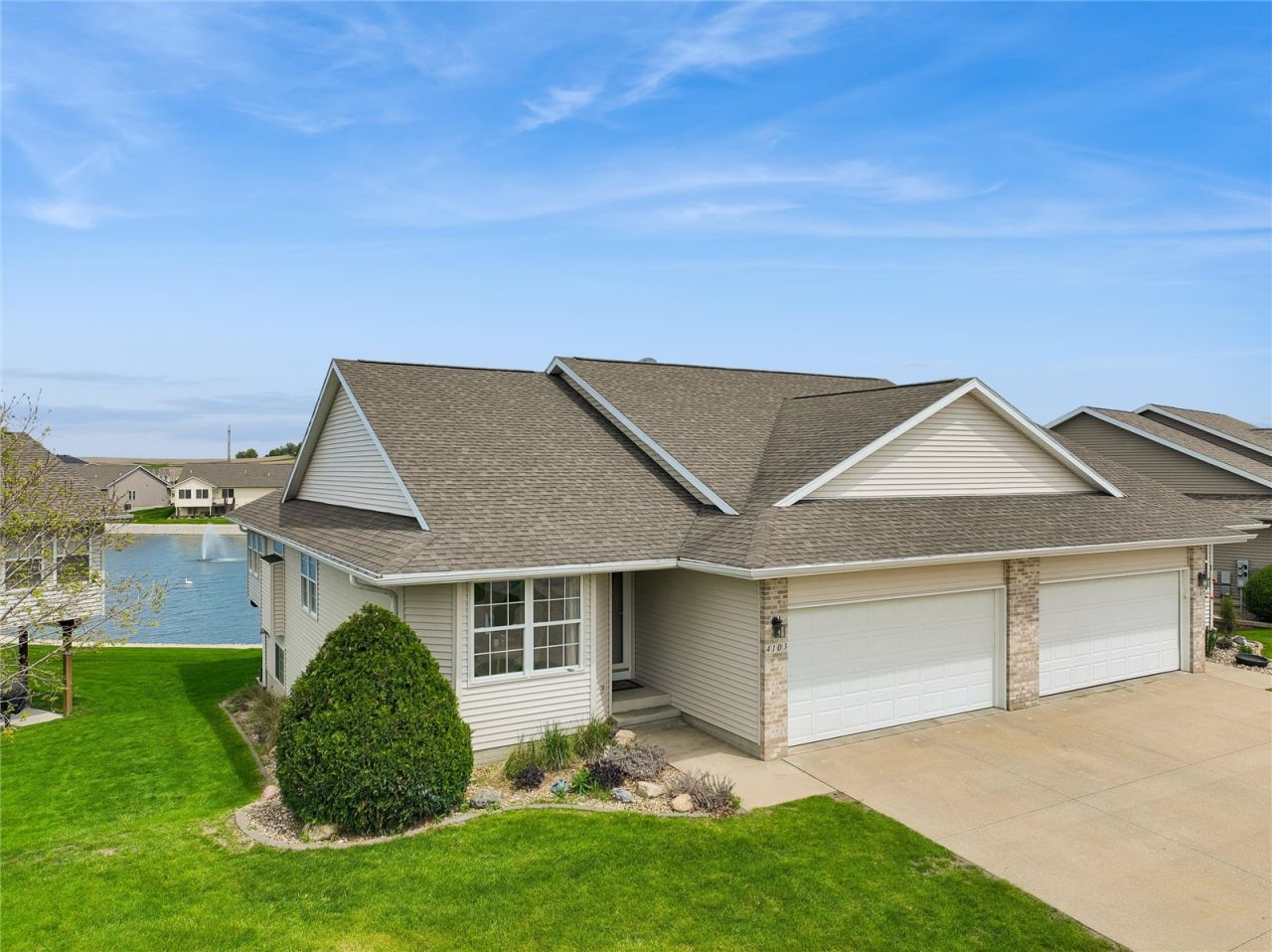 4103 Lakeview Sw, Cedar Rapids, IA 52404 Main Photo