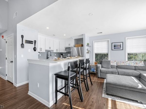 322 Cambridge Dr, Butler, NJ 07405