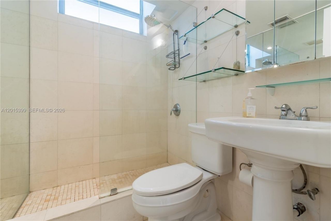 301 Ocean Dr , Unit 306, Miami Beach, FL 33139 Photo