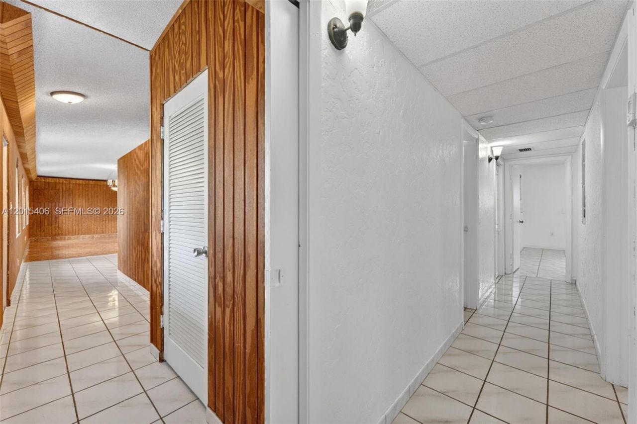 1401 NE 200th Ter , Miami, FL 33179 Photo