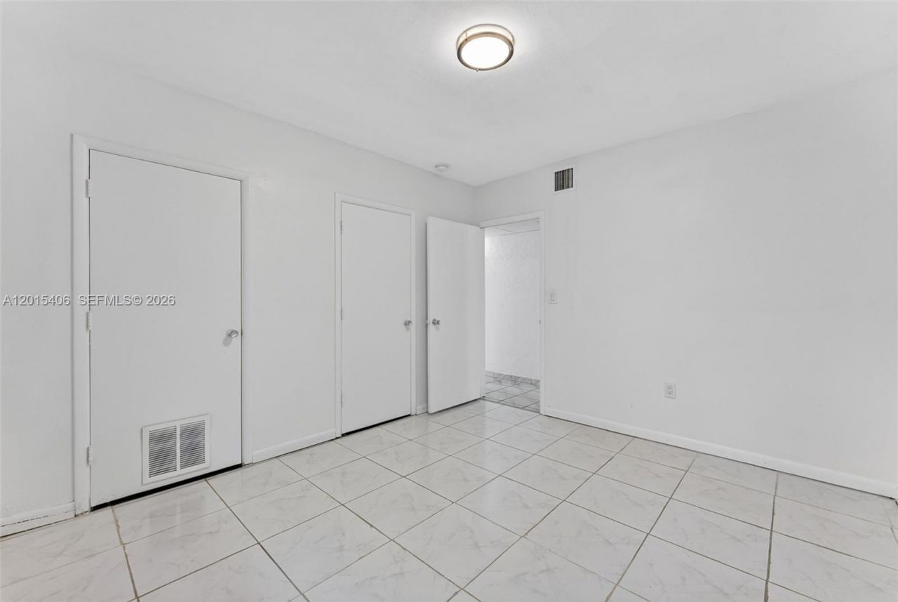 1401 NE 200th Ter , Miami, FL 33179 Photo