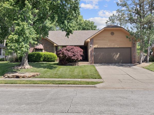 4736 S Stewart Avenue , Springfield, MO 65804