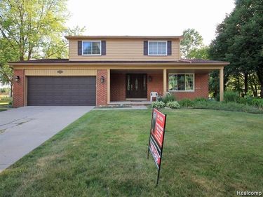 5363 English Drive, Troy, MI 48085