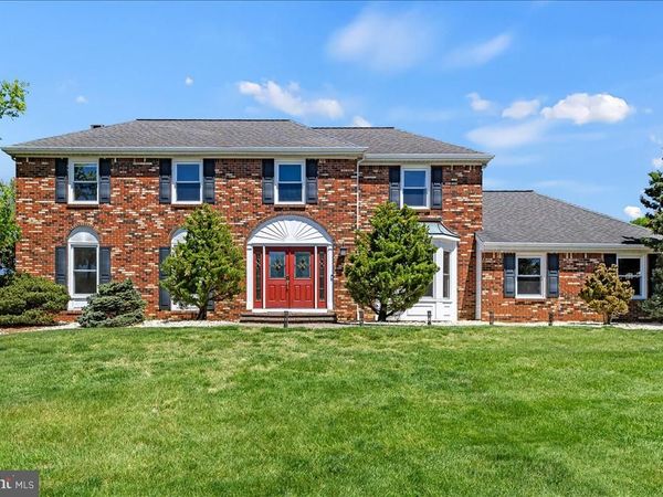 4 ROSELAND COURT, PRINCETON JUNCTION, NJ 08550