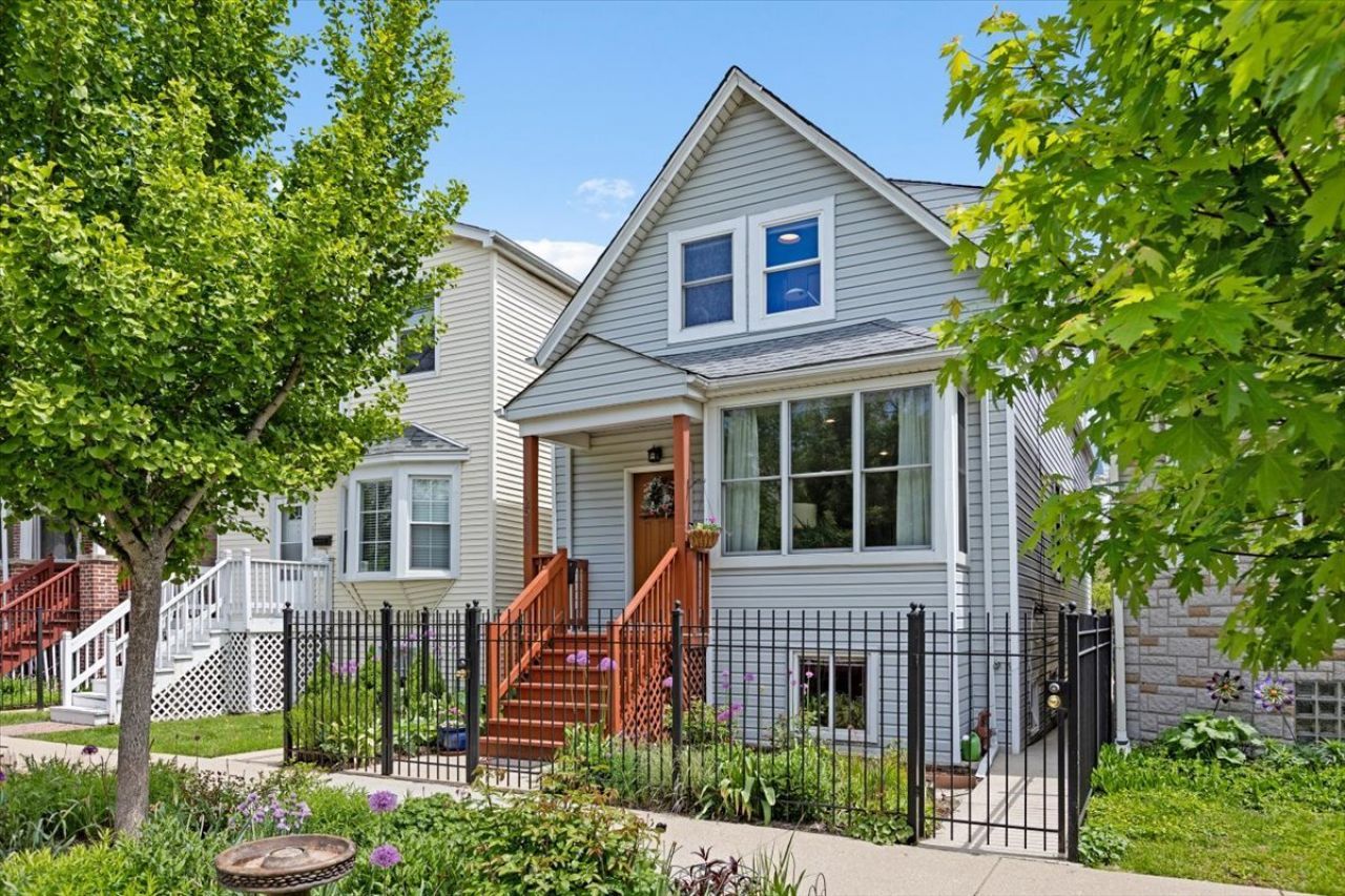 2911 N Washtenaw Avenue, Chicago, IL 60618 Main Photo
