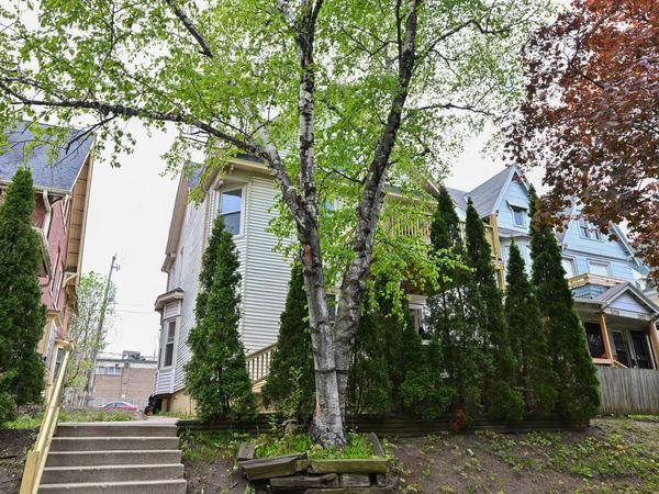 2825 Juneau AVENUE, Milwaukee, WI 53208