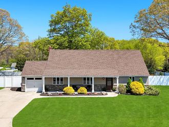 237 Oakland Avenue  Miller Place, NY 11764