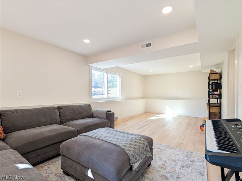 9411 Barr Road, Brecksville, OH 44141 Photo 36