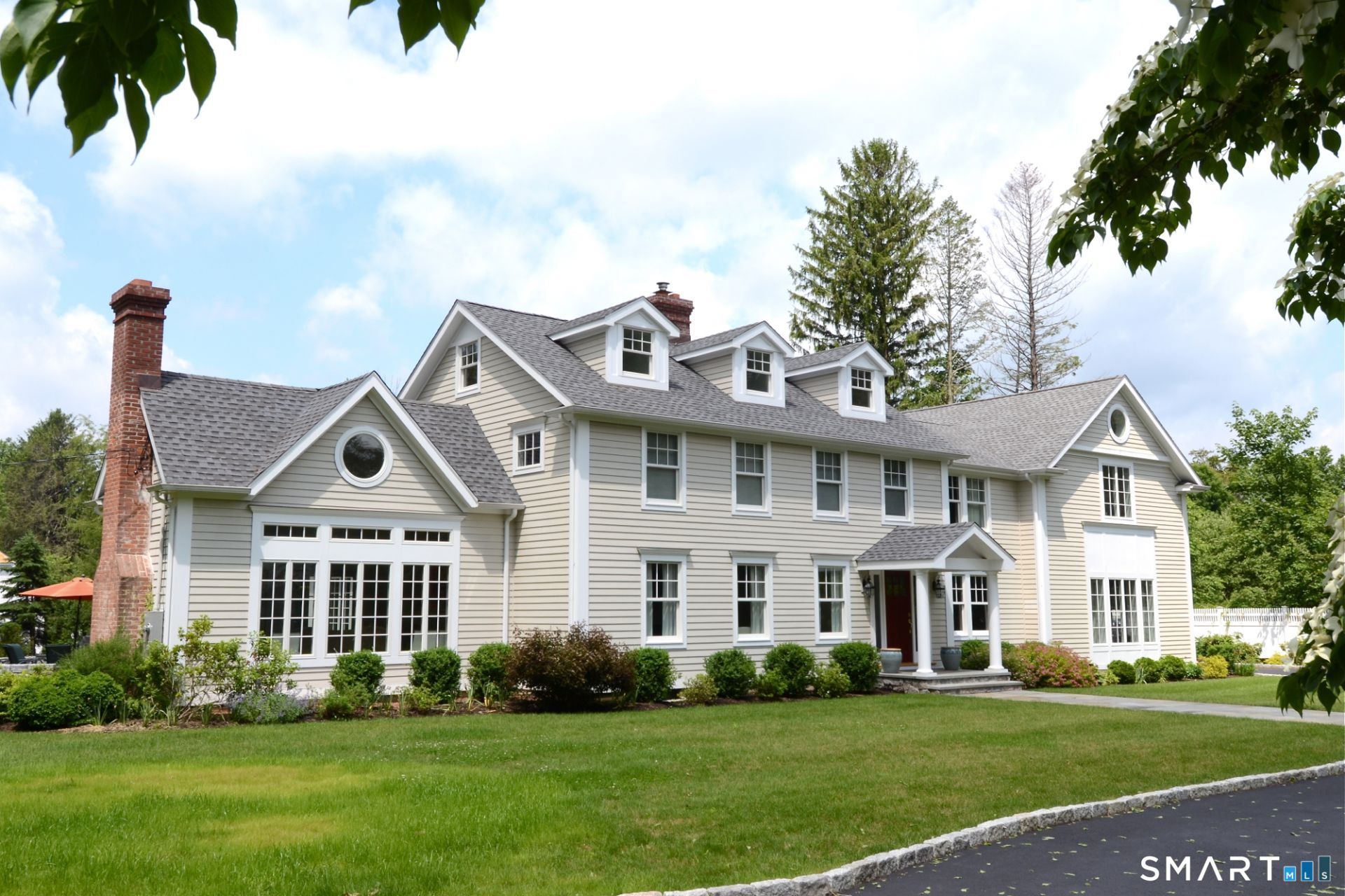 19 Richards, New Canaan, CT 06840 Main Photo