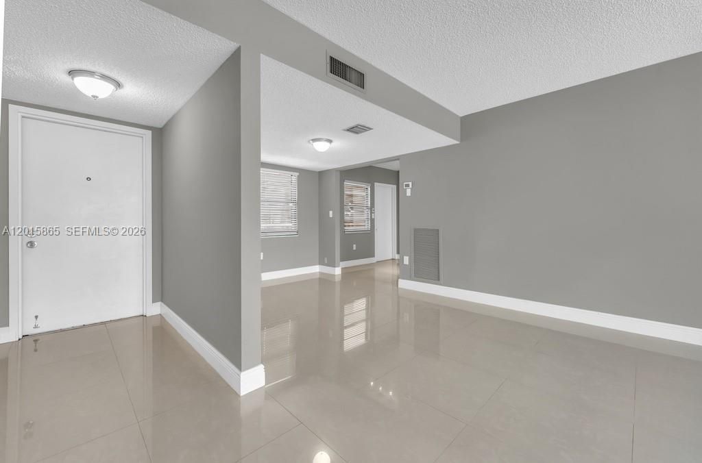 3100 NE 48th St, Unit 318, Fort Lauderdale, FL 33308 Photo