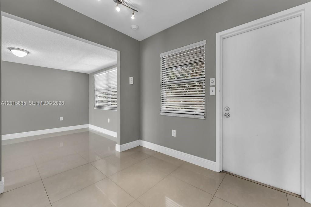 3100 NE 48th St, Unit 318, Fort Lauderdale, FL 33308 Photo