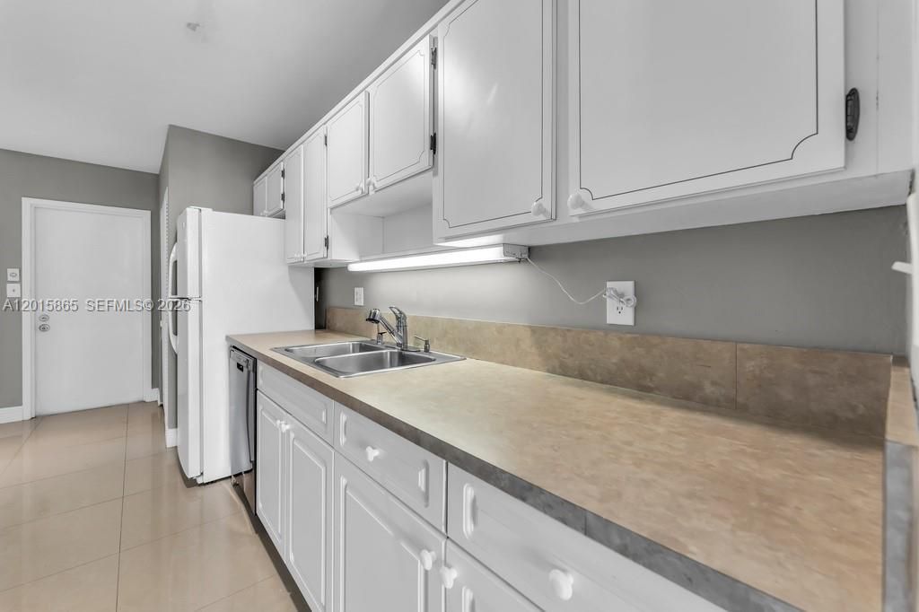 3100 NE 48th St, Unit 318, Fort Lauderdale, FL 33308 Photo